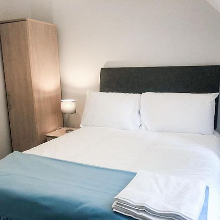 Old Court Holiday Homes Terryglass - Sleeps 6 By Trident Holiday Homes Exteriör bild